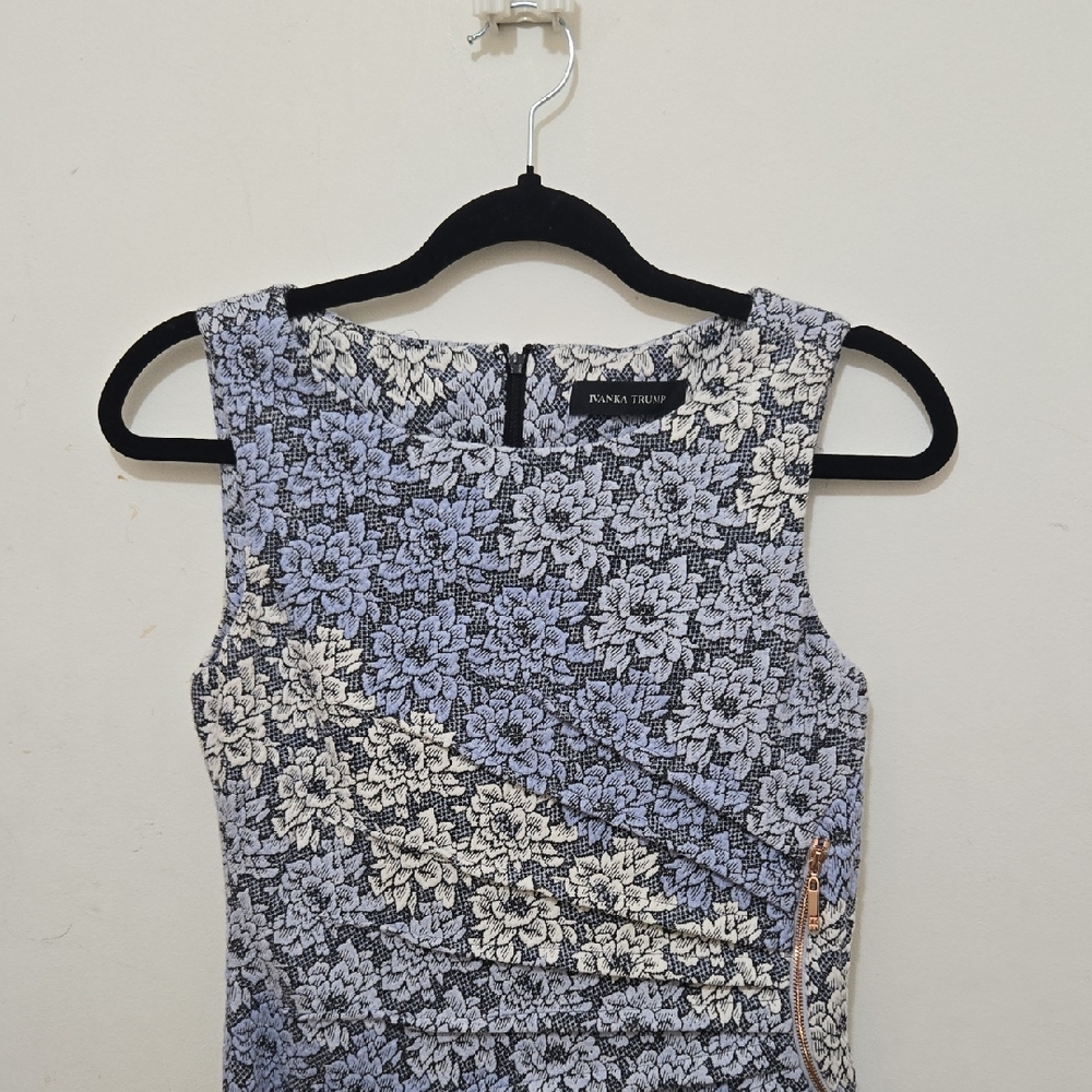 Ivanka Trump Floral Sleeveless Dress with Zipper Size 2